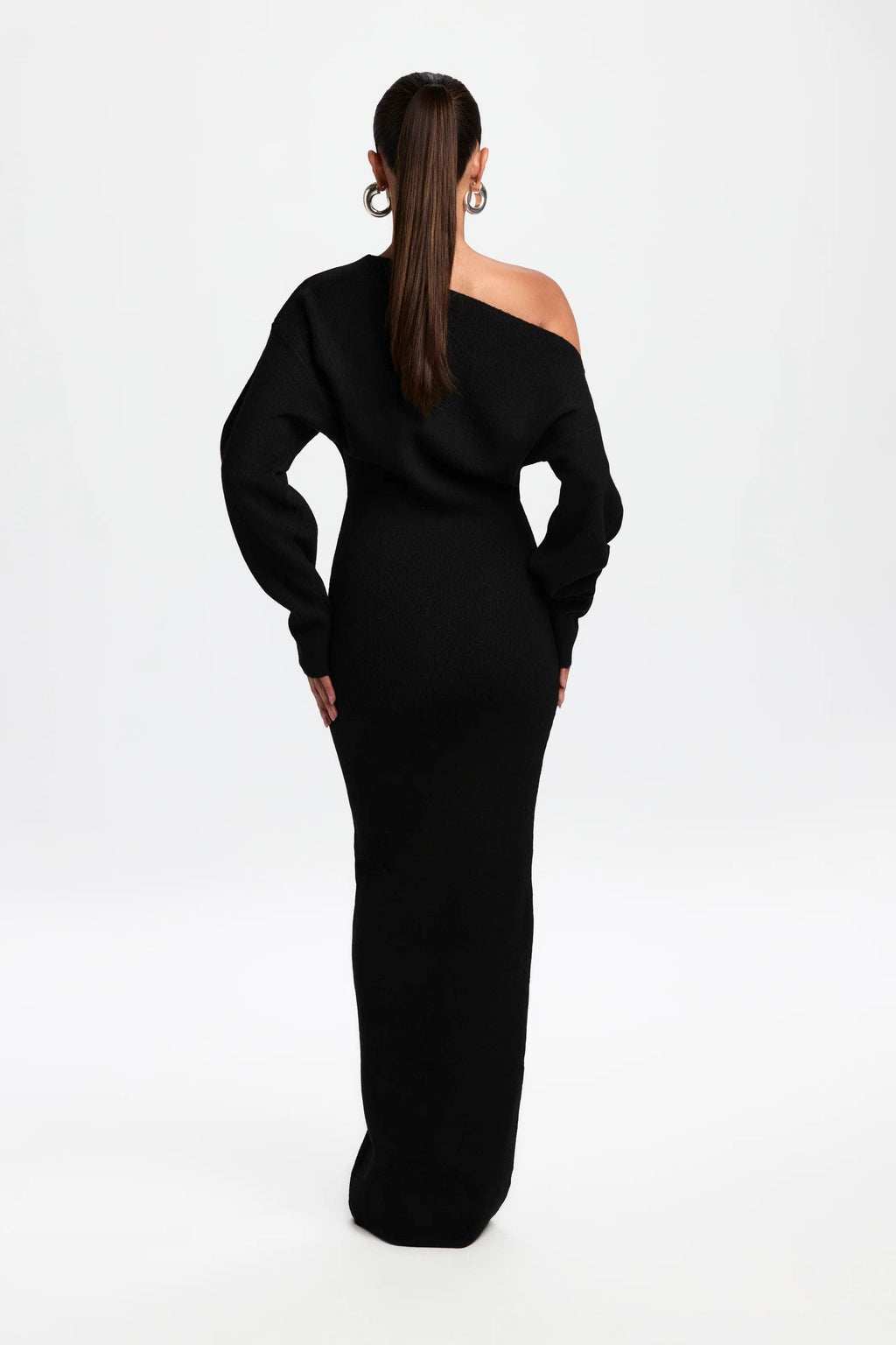 Off-Shoulder Knit Maxi Dress with Fitted Body