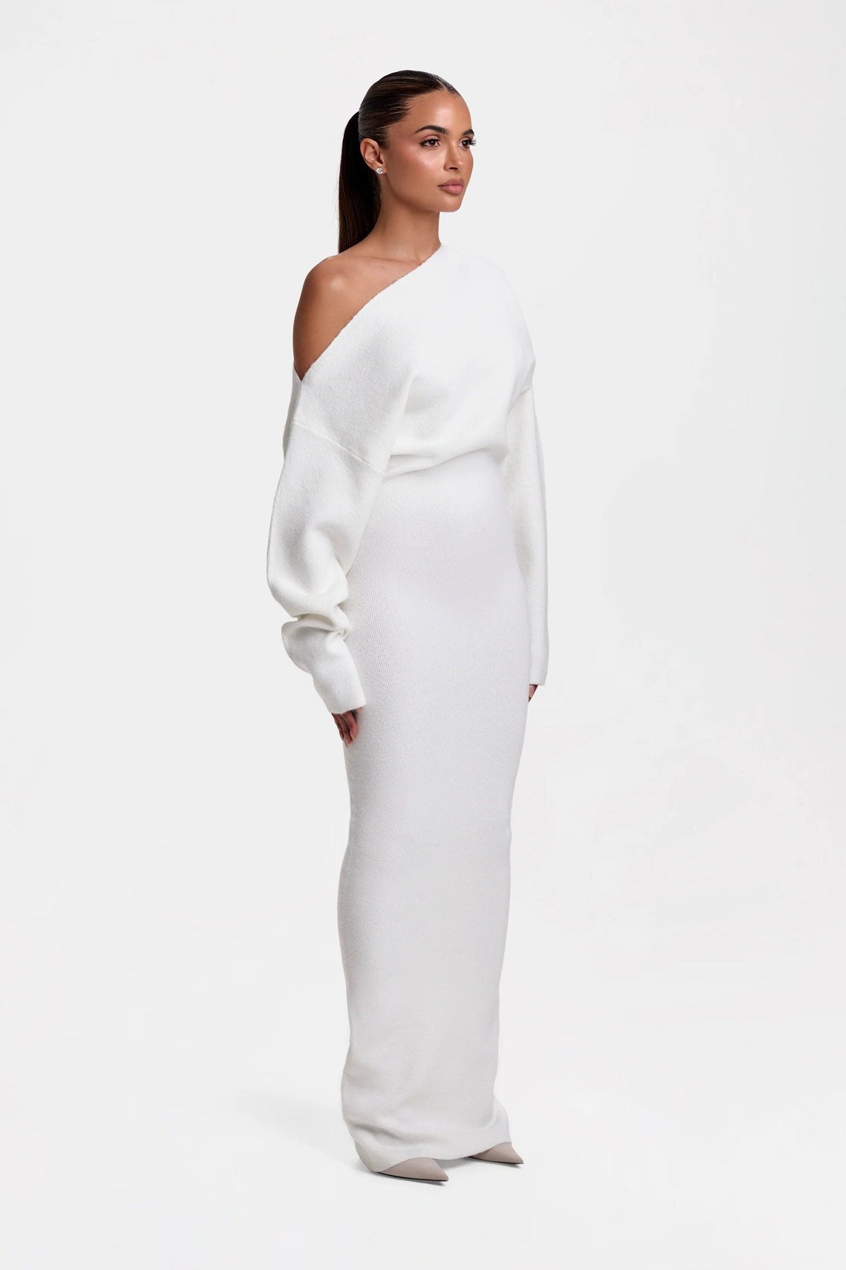 Off-Shoulder Knit Maxi Dress with Fitted Body - White