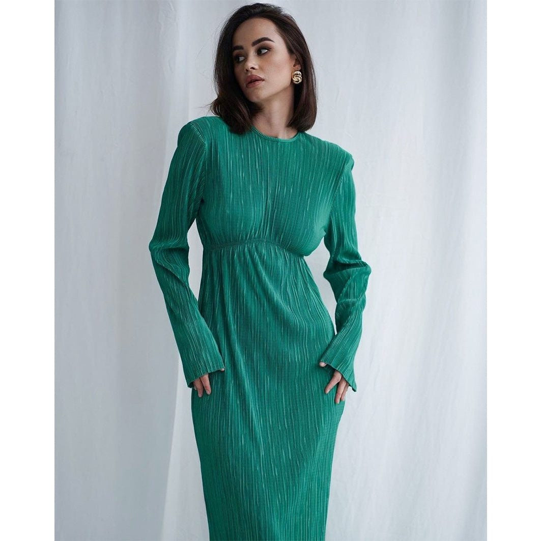 Ribbed Knit Maxi Dress with Crew Neck and Long Sleeves